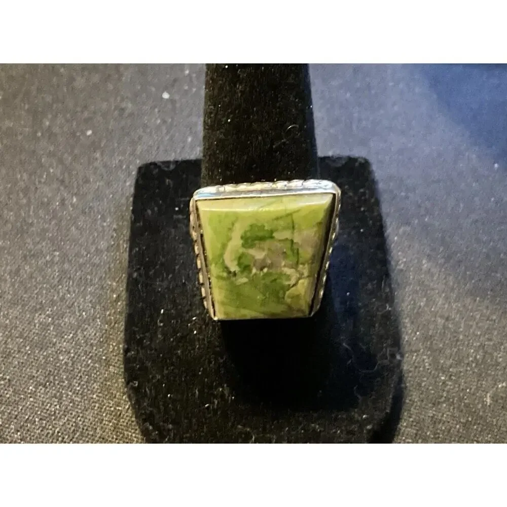 925 Silver Chrysoprase Asymetrical Ring Size 8